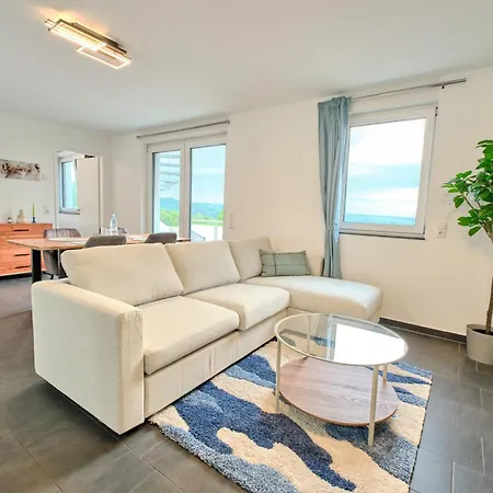 Modern With View Of Countryside האם