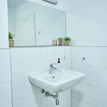 Modern With View Of Countryside האם