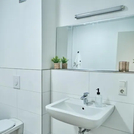 Modern With View Of Countryside * האם
