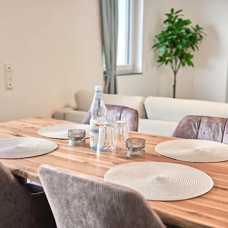 Modern With View Of Countryside האם